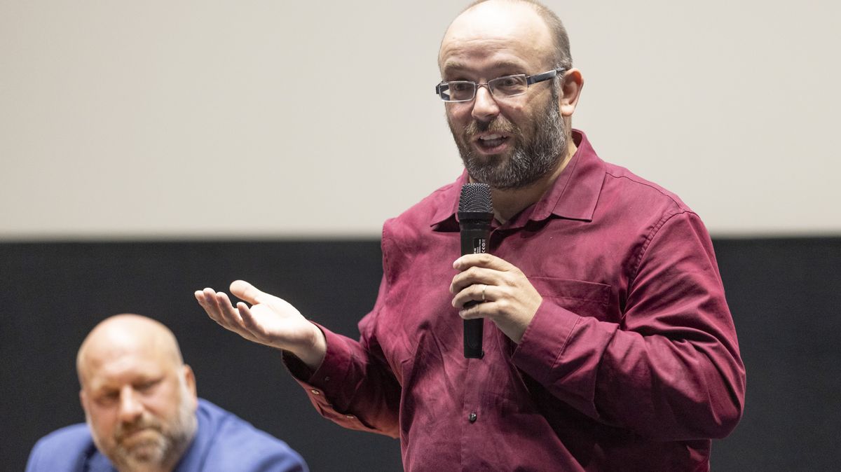 Vidlák slibuje odpůrcům Stalingrad: „Ze šoku nám vyklidí pozice sami“